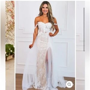 Bella and bloom whimsical wishes wedding dress in ivory/champagne